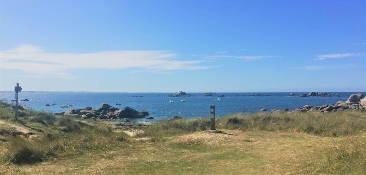 Maison Proche Bord De Mer Guissény Kültér fotó